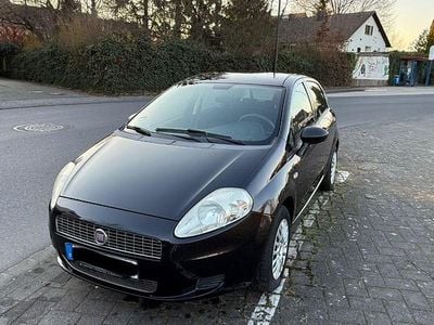 Second-hand Fiat Grande Punto 77 CP (56 kW) 2009 Negru Hatchback