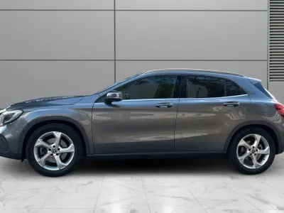 Gebraucht Mercedes GLA250 211 PS (155 kW) 2019 Grau SUV