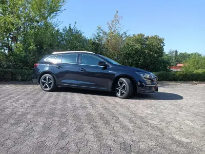 Gebraucht Renault Mégane GrandTour Intens 132 PS (97 kW) 2017 Kombi