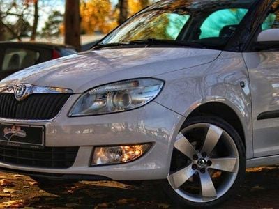 Gebraucht Skoda Roomster 86 PS (63 kW) 2012 Weiß Van / Kleinbus
