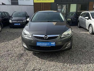 Gebraucht Opel Astra 101 PS (74 kW) 2012 Karbongrau Kombi