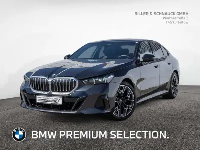 Gebraucht BMW 520 M Sport 208 PS (152 kW) 2025 Sophistograu Limousine
