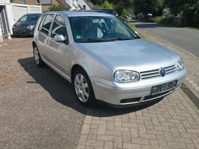 Gebraucht VW Golf IV 100 PS (73 kW) 2003 Silber Limousine