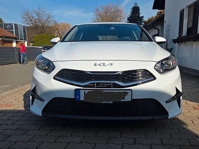 Gebraucht Kia Ceed Vision 120 PS (88 kW) 2022 Weiß Kleinwagen
