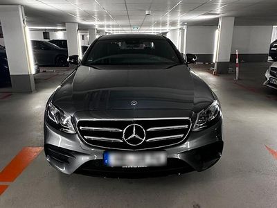 Grün Gebraucht 2018 Mercedes E200 AMG line Limousine | 34.000 €