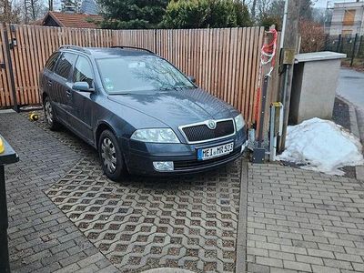 Grau Gebraucht 2007 Skoda Octavia Ambiente Kombi | 2.000 € (Guter Preis)