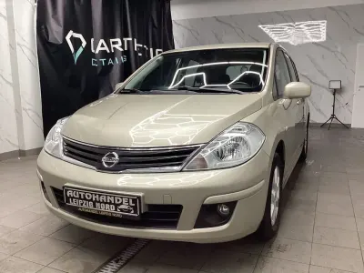 Gebraucht Nissan Tiida Tekna 110 PS (80 kW) 2011 Gold Limousine