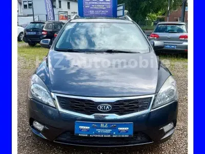 Gebraucht Kia Ceed Sportswagon 126 PS (92 kW) 2009 Grau Kombi