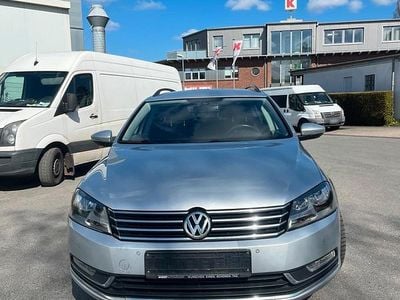 Usado VW Passat 140 HP (102 kW) 2012 Cinzento Carrinha