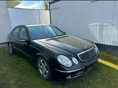 Gebraucht Mercedes E320 Avantgarde 2003 Schwarz Limousine