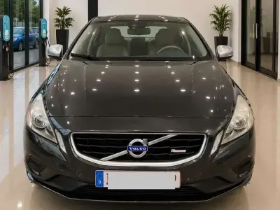 Gebraucht Volvo S60 R-Design 163 PS (119 kW) 2011 Grau Limousine
