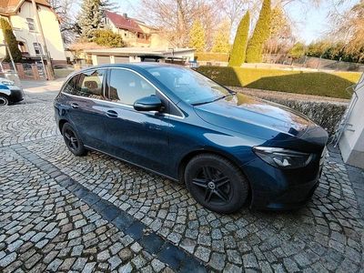 Gebraucht Mercedes B200 150 PS (110 kW) 2019 Blau Van / Kleinbus