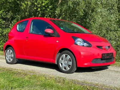 Używany Toyota Aygo Cool 68 KM (50 kW) 2008 Czerwony Hatchback