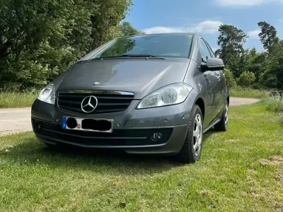 Gebraucht Mercedes A180 115 PS (84 kW) 2011 Grau Kleinwagen