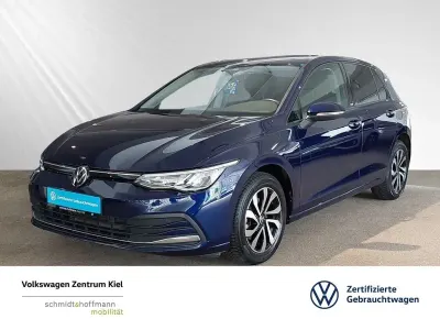 Gebraucht VW Golf VIII Active 131 PS (96 kW) 2023 Blau) (blau Limousine