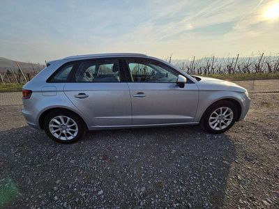 Silber Gebraucht 2016 Audi A3 Attraction Limousine | 12.800 € (Superpreis)