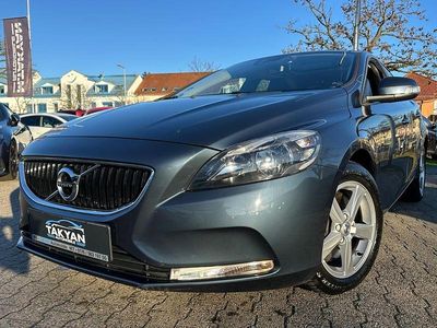 Gebraucht Volvo V40 Inscription 122 PS (89 kW) 2017 Schwarz Limousine