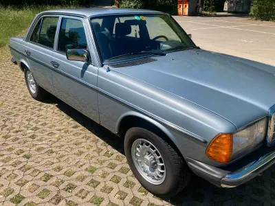 Gebraucht Mercedes 240 72 PS (52 kW) 1983 Limousine