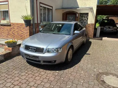 Gebraucht Audi A4 131 PS (96 kW) 2003 Silber Limousine