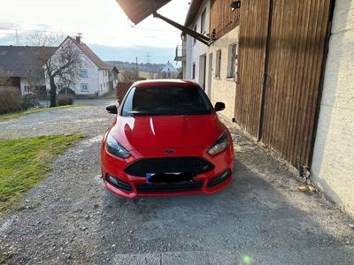 gebraucht Ford Focus 2,0 EcoBoost ST Leder SONY Garantie