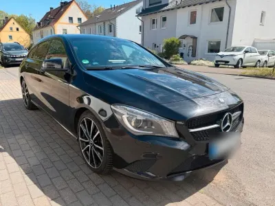 Używany Mercedes CLA220 177 KM (130 kW) 2015 Czarny Sedan/Limuzyna