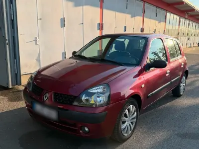 Używany Renault Clio II 75 KM (55 kW) 2003 Andere farben Hatchback