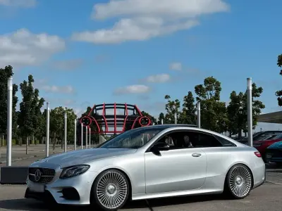 Gebraucht Mercedes E400 AMG line 333 PS (244 kW) 2018 Silber Coupé