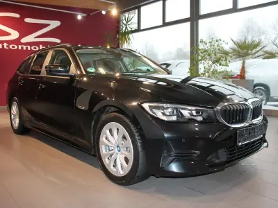 Gebraucht BMW 320 Advantage 163 PS (119 kW) 2021 Schwarz Kombi