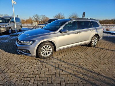 Usata VW Passat Business 150 CV (110 kW) 2022 Argento Station wagon