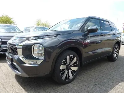 Neu Mitsubishi Outlander P-HEV Select 306 PS (225 kW) 2026 Grau SUV