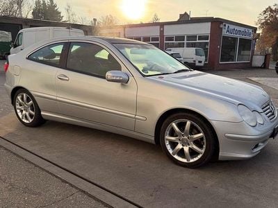 Gebraucht Mercedes C180 129 PS (94 kW) 2001 Silber Coupé