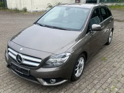 Gebraucht Mercedes B180 122 PS (89 kW) 2012 Grau Kleinwagen