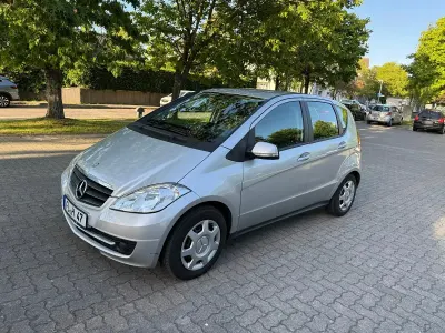 Gebraucht Mercedes A180 109 PS (80 kW) 2011 Grau Kleinwagen