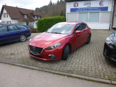 Gebraucht Mazda 3 Center-Line 120 PS (88 kW) 2014 Rot Limousine