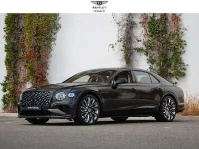 Gebraucht Bentley Flying Spur Mulliner 551 PS (405 kW) 2025 Braun Limousine