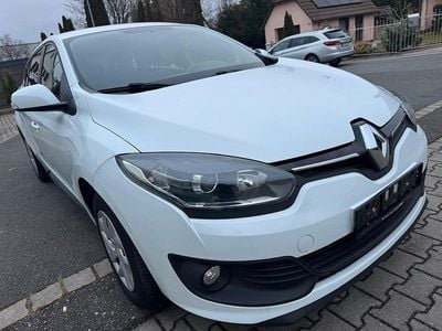 Weiß Gebraucht 2015 Renault Mégane GrandTour Authentique Kombi | 5.390 € (Guter Preis)