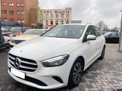 Gebraucht Mercedes B180 116 PS (85 kW) 2022 Weiß Van / Kleinbus