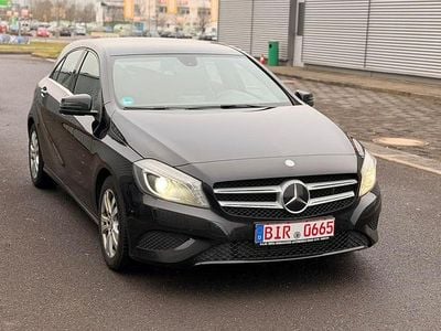 Gebraucht Mercedes A180 122 PS (89 kW) 2012 Schwarz Kleinwagen