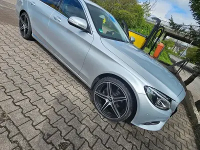 Gebraucht Mercedes C220 Avantgarde 170 PS (125 kW) 2015 Silber Limousine