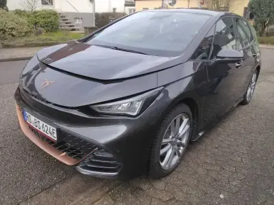 Usata Cupra Born 169 kW (231 CV) 2023 Grigio Utilitaria