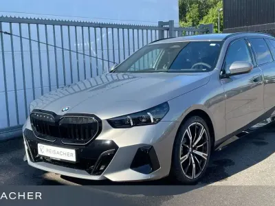 Neu BMW 520 M Sport 197 PS (144 kW) 2026 Oxidgrau ii metallic Kombi
