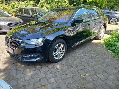 Gebraucht Skoda Superb Ambition 150 PS (110 kW) 2023 Cerna magic/black magic Kombi