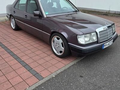 Gebraucht Mercedes 230 185 PS (136 kW) 1992 Braun Limousine