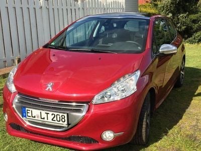 Gebraucht Peugeot 208 Allure 155 PS (114 kW) 2012 Rot metallic Kleinwagen