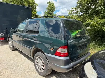 Gebraucht Mercedes ML270 163 PS (119 kW) 2000 Grün SUV