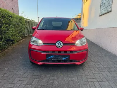 Usado VW up! move up! 60 CV (44 kW) 2018 Rojo Utilitario