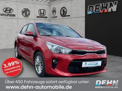 Gebraucht Kia Rio DREAM-TEAM Edition 99 PS (72 kW) 2018 Rot Limousine