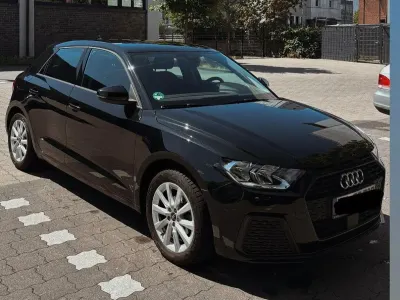 Gebraucht Audi A1 Sportback Advanced 95 PS (69 kW) 2023 Schwarz Kleinwagen