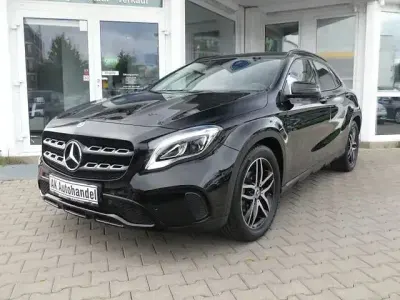 Gebraucht Mercedes GLA180 Urban 122 PS (89 kW) 2017 Schwarz SUV