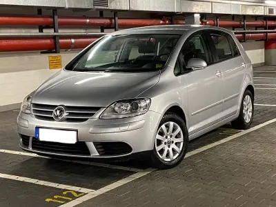 Gebraucht VW Golf Plus Cross 122 PS (89 kW) 2010 Silber Van / Kleinbus